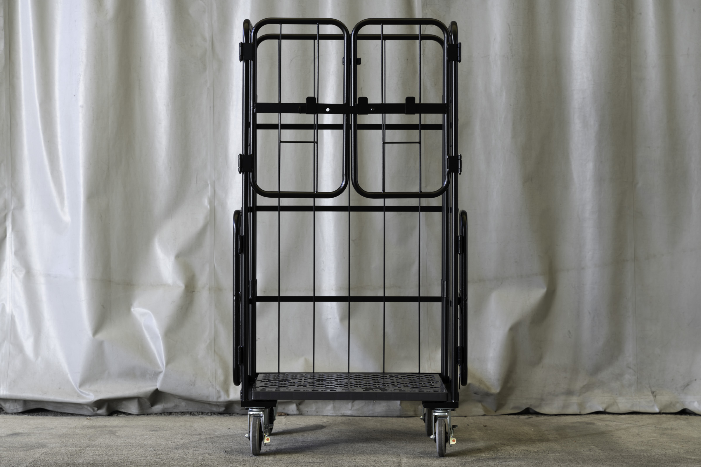上下観音扉付きカゴ台車 ブラック 画像06