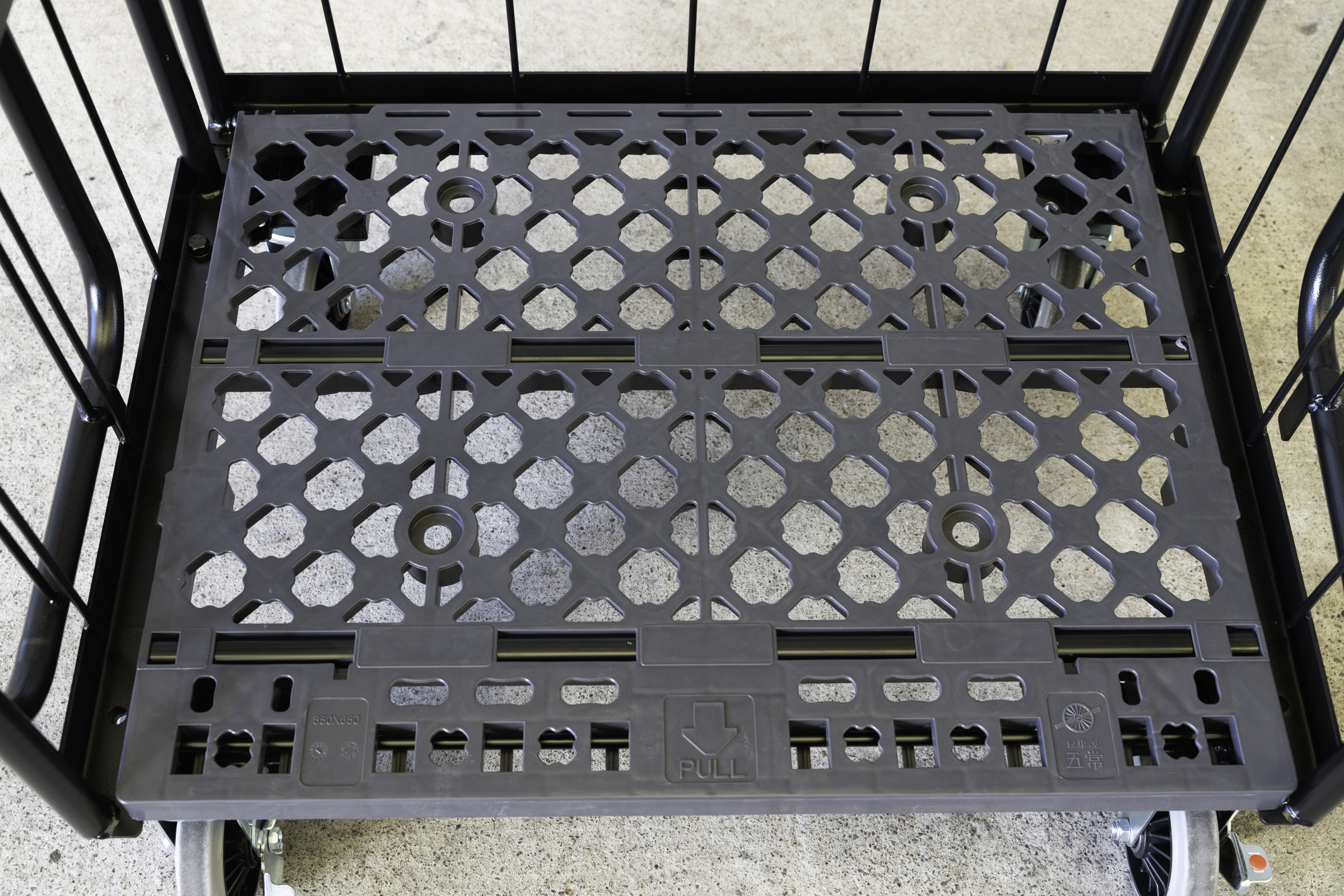 上下観音扉付きカゴ台車 ブラック 画像12